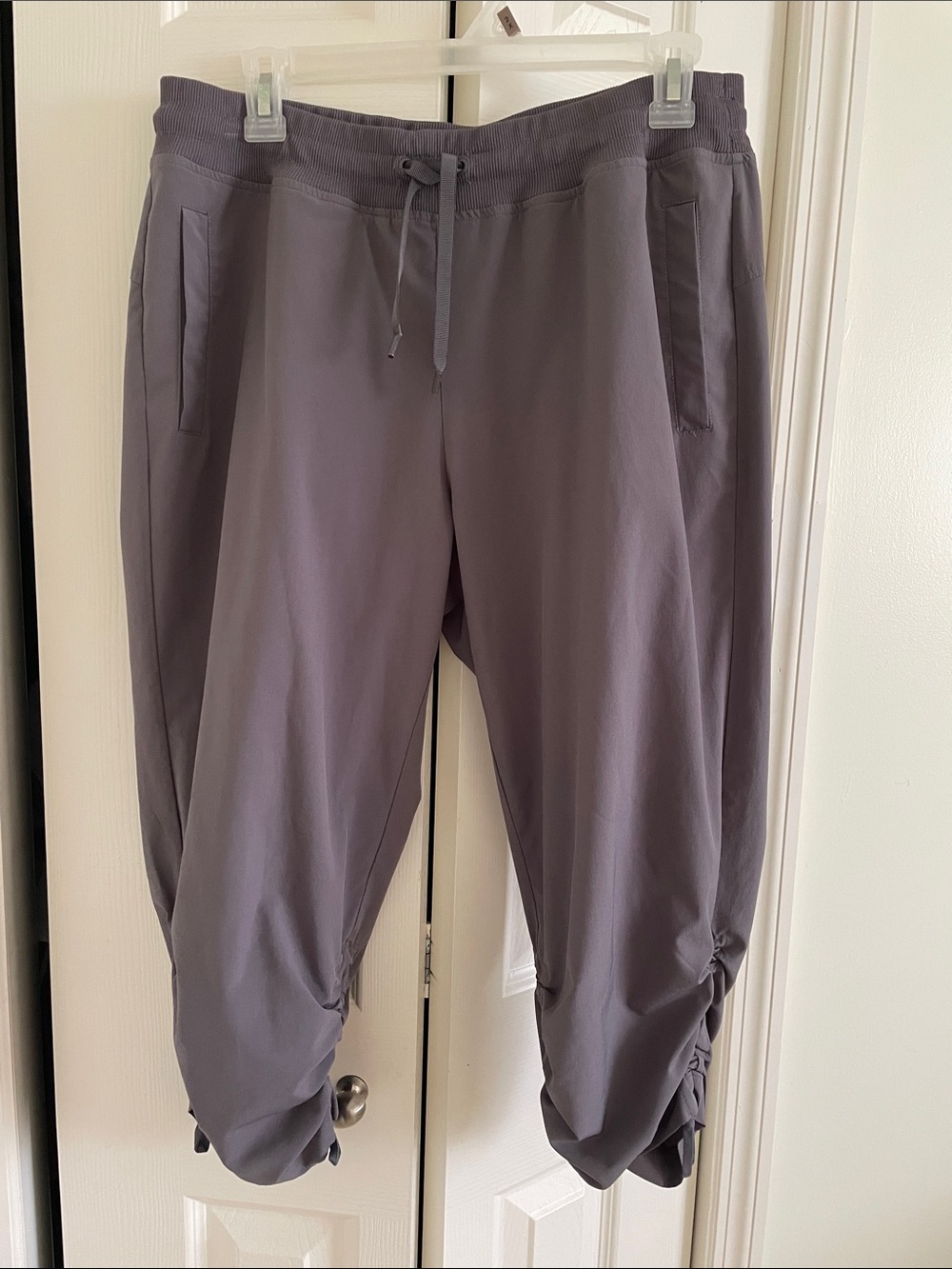 Marc New York Women's Cropped Drawstring Joggers in Slate Gray